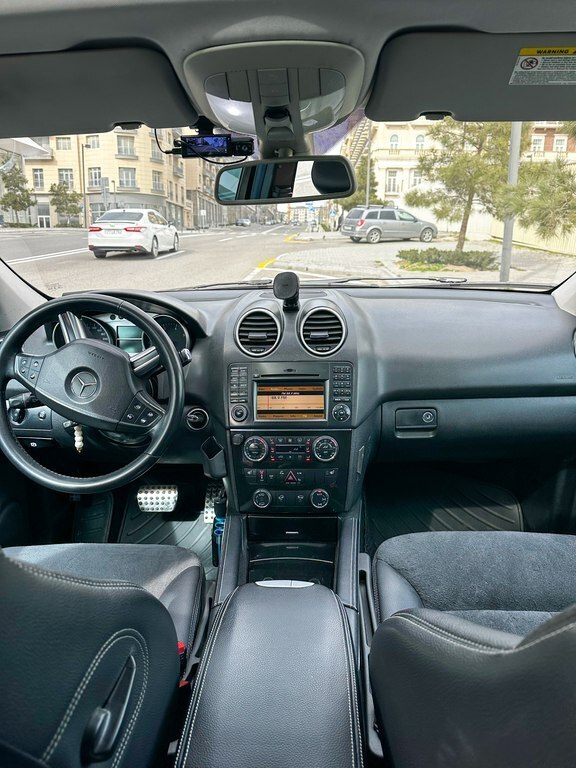 2007 Mercedes ML 350 4MATIC, 3.5L, 220000km - Image 12