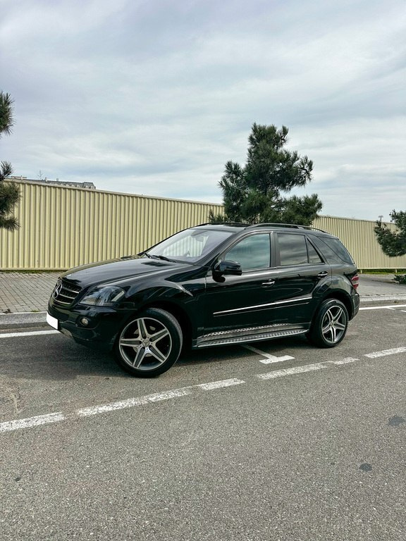2007 Mercedes ML 350 4MATIC, 3.5L, 220000km - Image 3