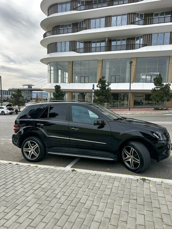 2007 Mercedes ML 350 4MATIC, 3.5L, 220000km - Image 4