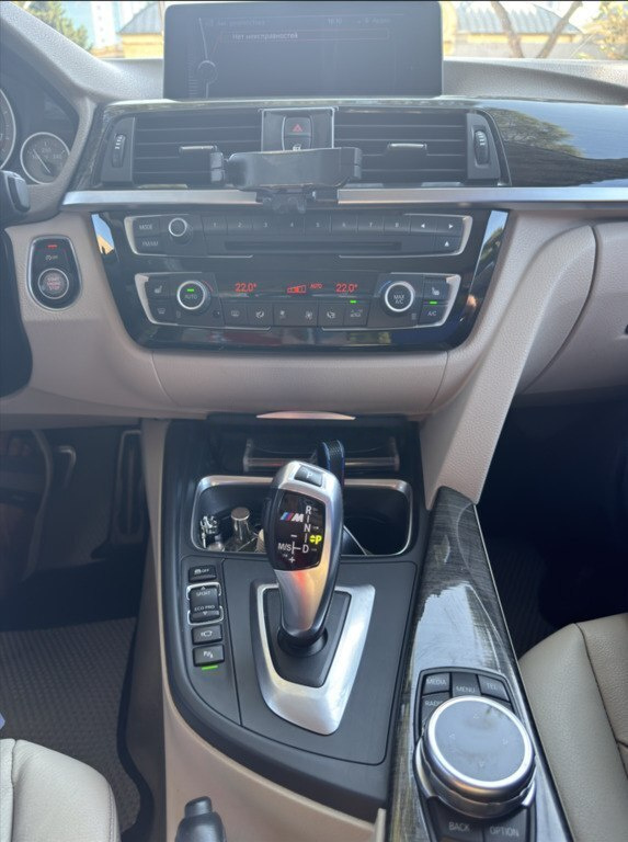 2013 BMW 328, 2.0L, 102000km - Image 6