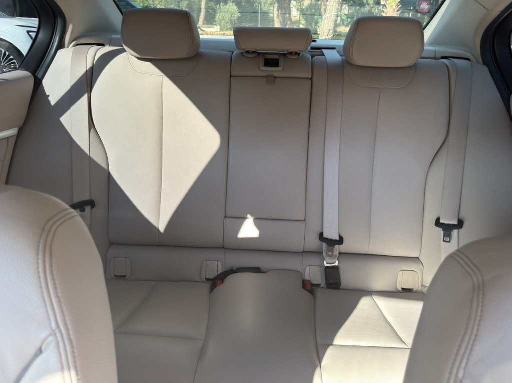 2013 BMW 328, 2.0L, 102000km - Image 7
