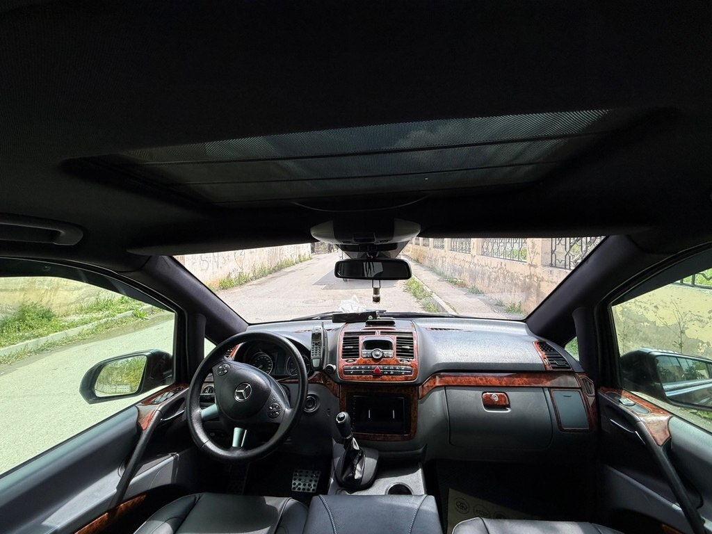 2004 Mercedes Viano, 2.1L, 580000km - Image 9