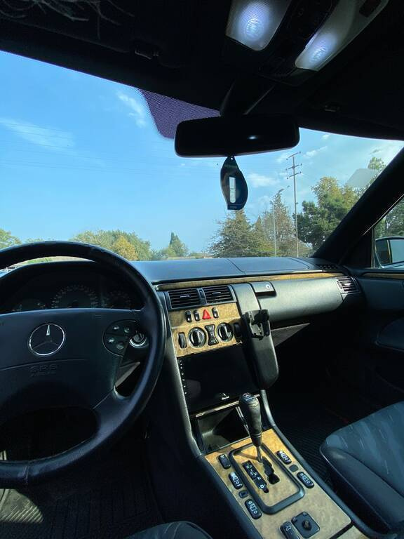 1999 Mercedes E 240, 2.6L, 434935km - Image 12