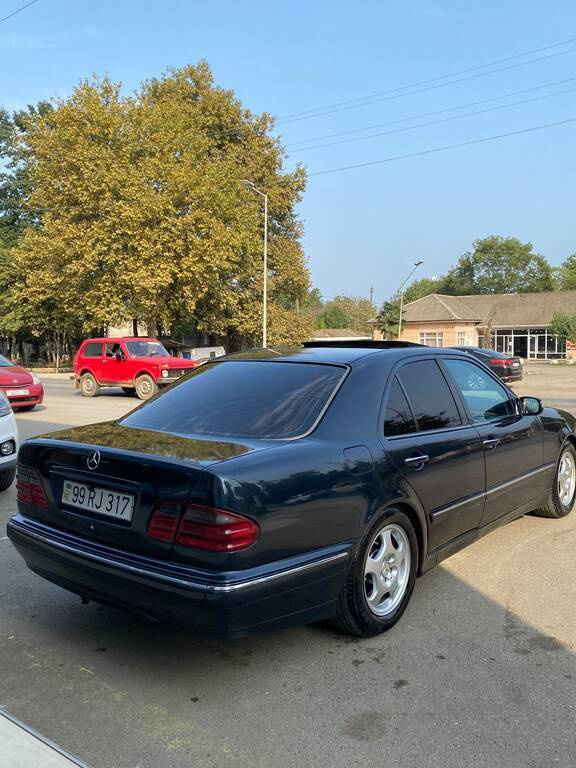1999 Mercedes E 240, 2.6L, 434935km - Image 6