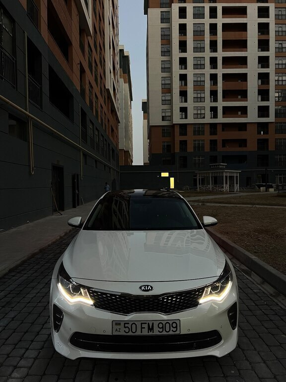 2018 Kia K5, 2.0L, 123800km - Image 1