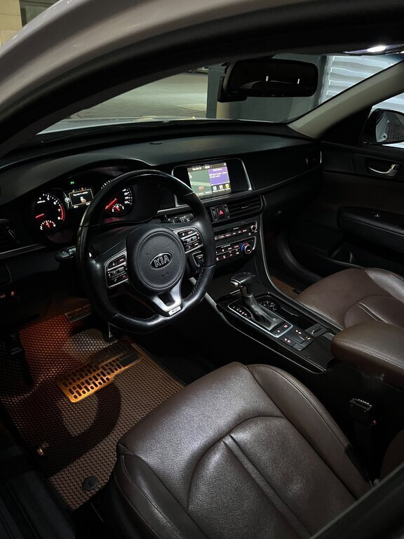 2018 Kia K5, 2.0L, 123800km - Image 12