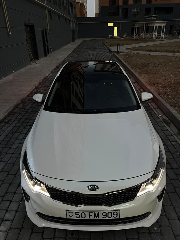 2018 Kia K5, 2.0L, 123800km - Image 3