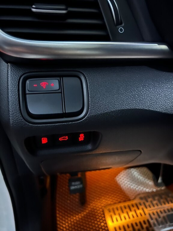 2018 Kia K5, 2.0L, 123800km - Image 9