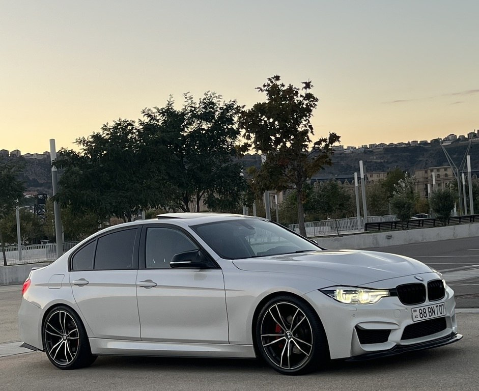 2016 BMW 328, 2.0L, 142312km - Image 3