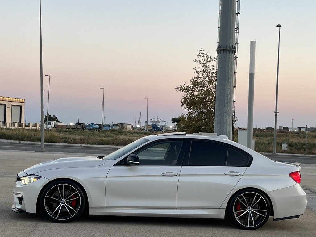 2016 BMW 328, 2.0L, 142312km - Image 4