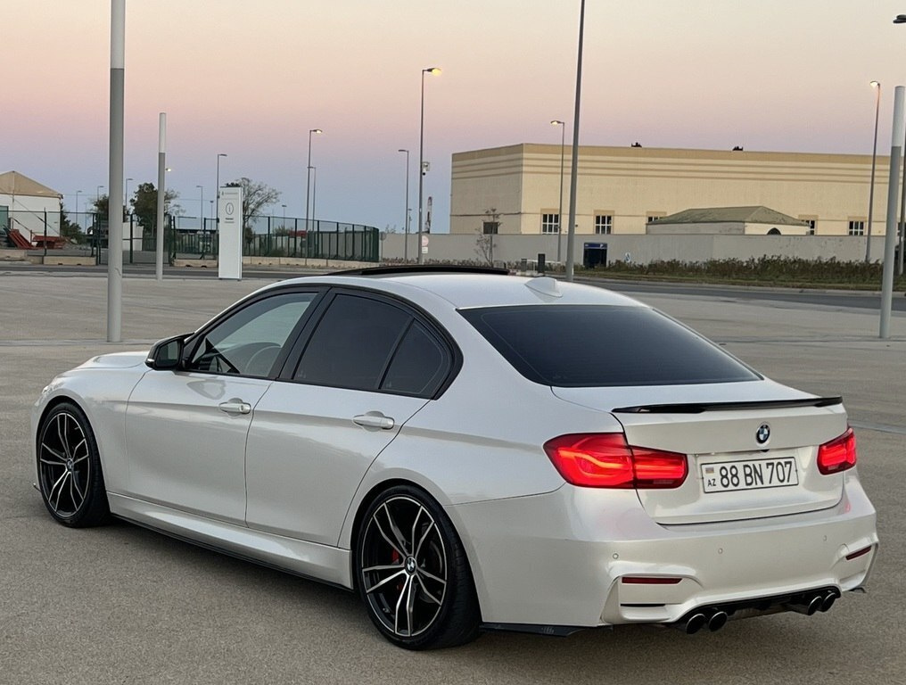 2016 BMW 328, 2.0L, 142312km - Image 8