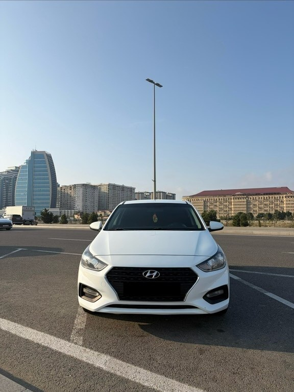2018 Hyundai Accent, 1.4L, 165000km - Image 1