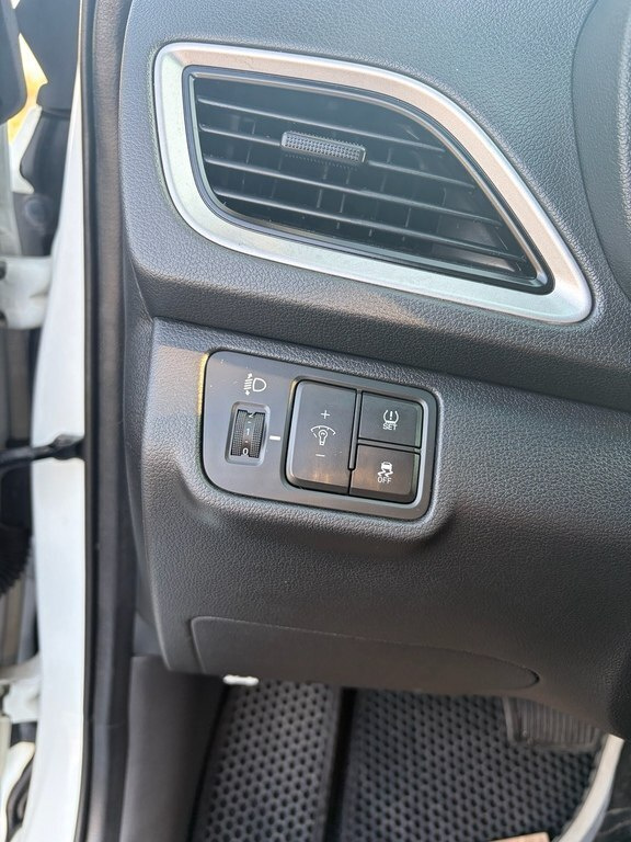 2018 Hyundai Accent, 1.4L, 165000km - Image 14