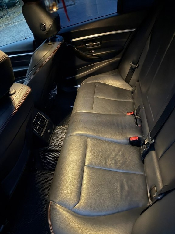2016 BMW 328, 2.0L, 145268km - Image 16