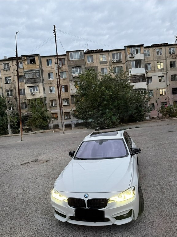 2016 BMW 328, 2.0L, 145268km - Image 3