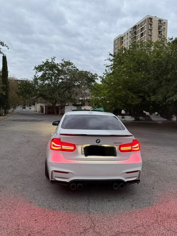 2016 BMW 328, 2.0L, 145268km - Image 6