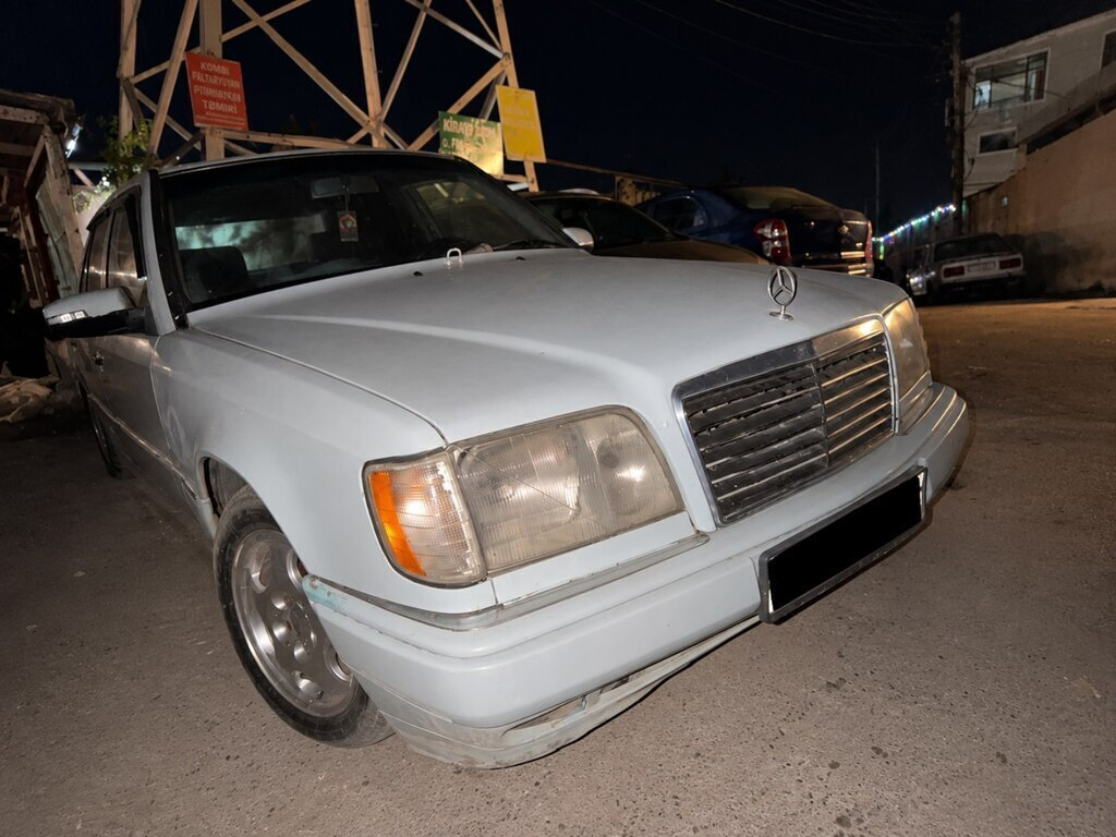 1991 Mercedes 200 D, 2.3L, 768389km - Image 2