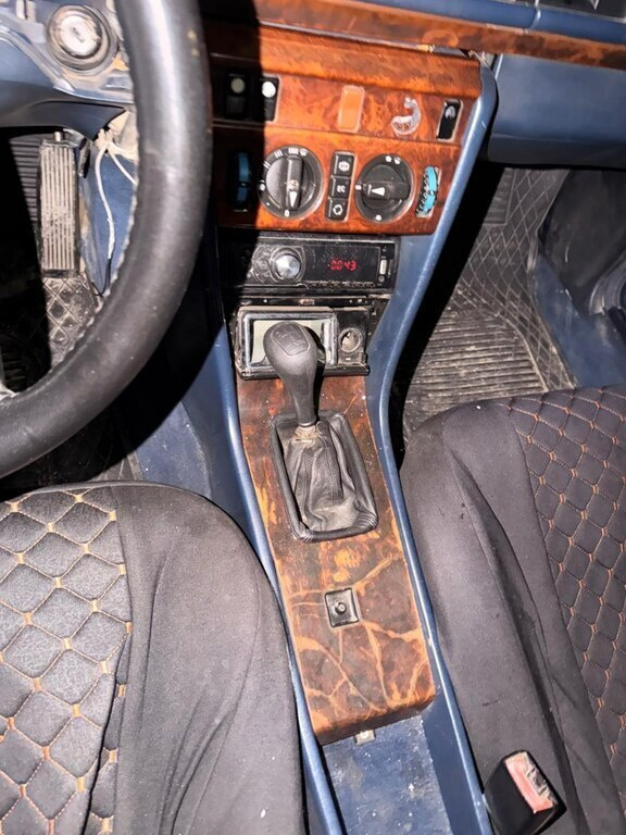 1991 Mercedes 200 D, 2.3L, 768389km - Image 5