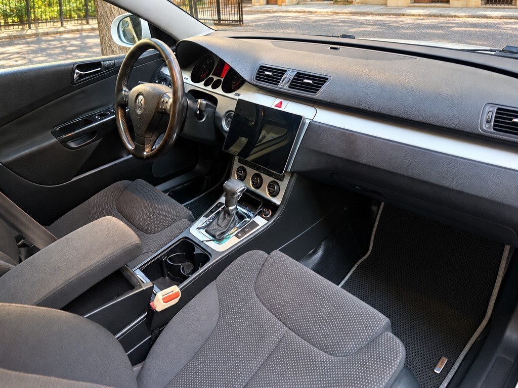 2008 Volkswagen Passat, 1.8L, 180000km - Image 4