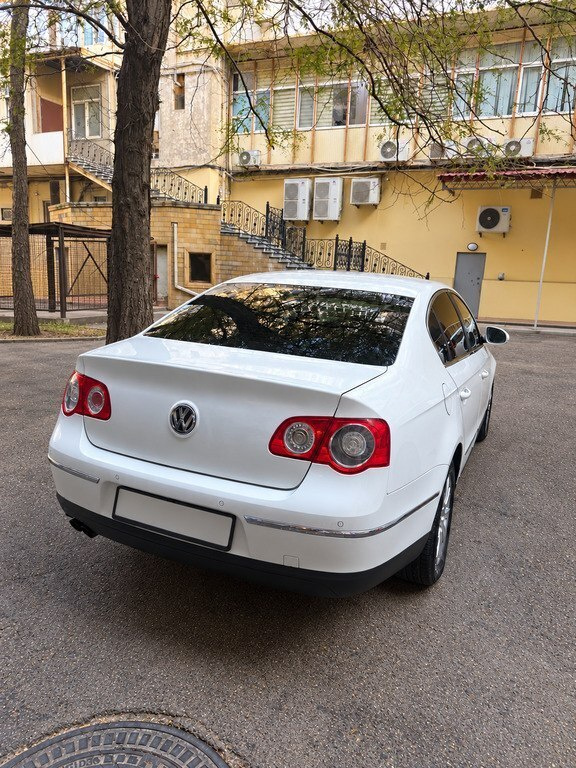2008 Volkswagen Passat, 1.8L, 180000km - Image 5