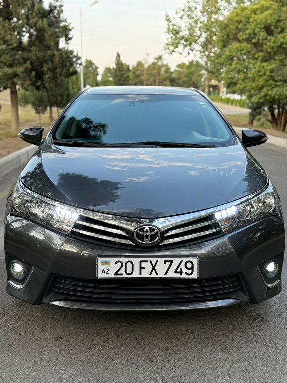 2014 Toyota Corolla, 1.6L, 316000km - Image 1