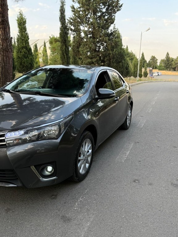 2014 Toyota Corolla, 1.6L, 316000km - Image 2