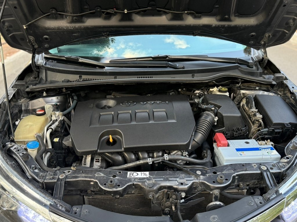2014 Toyota Corolla, 1.6L, 316000km - Image 8