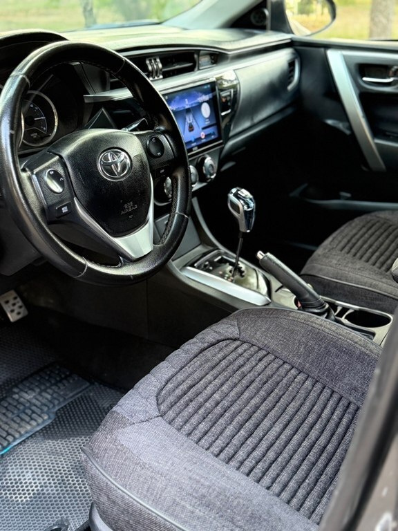 2014 Toyota Corolla, 1.6L, 316000km - Image 9