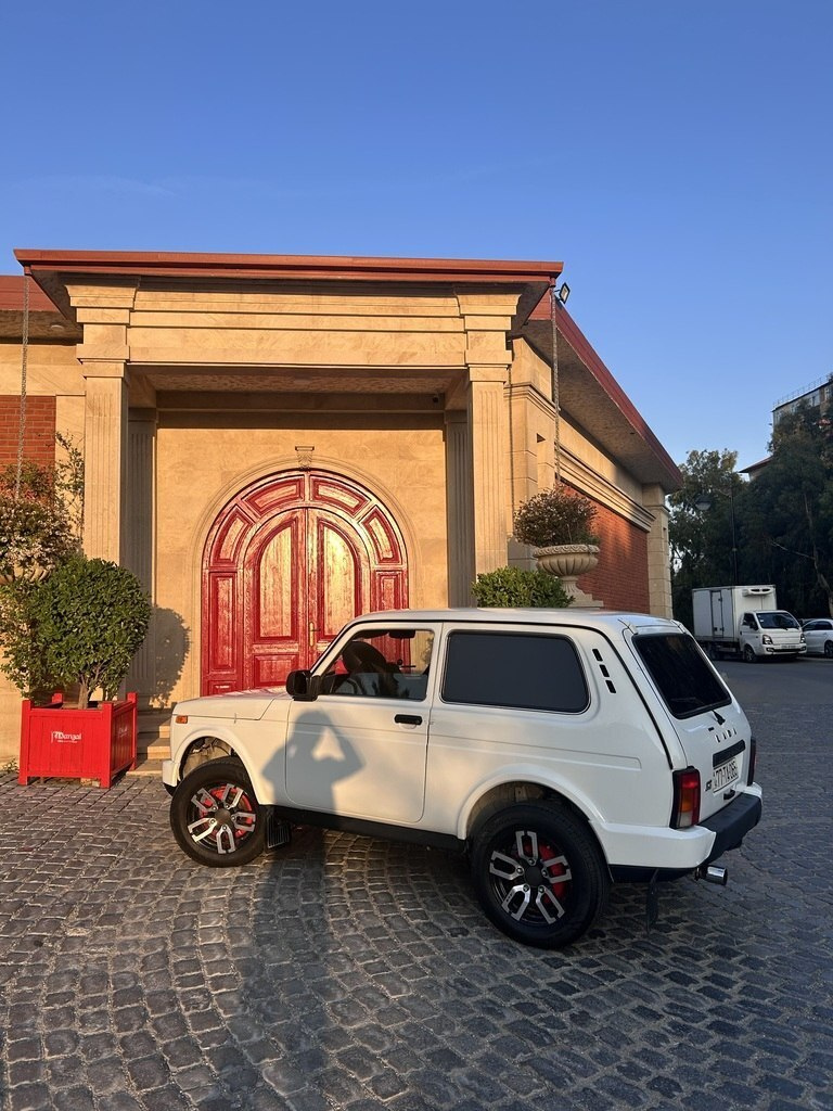 2015 LADA (VAZ) Niva, 1.7L, 147800km - Image 5
