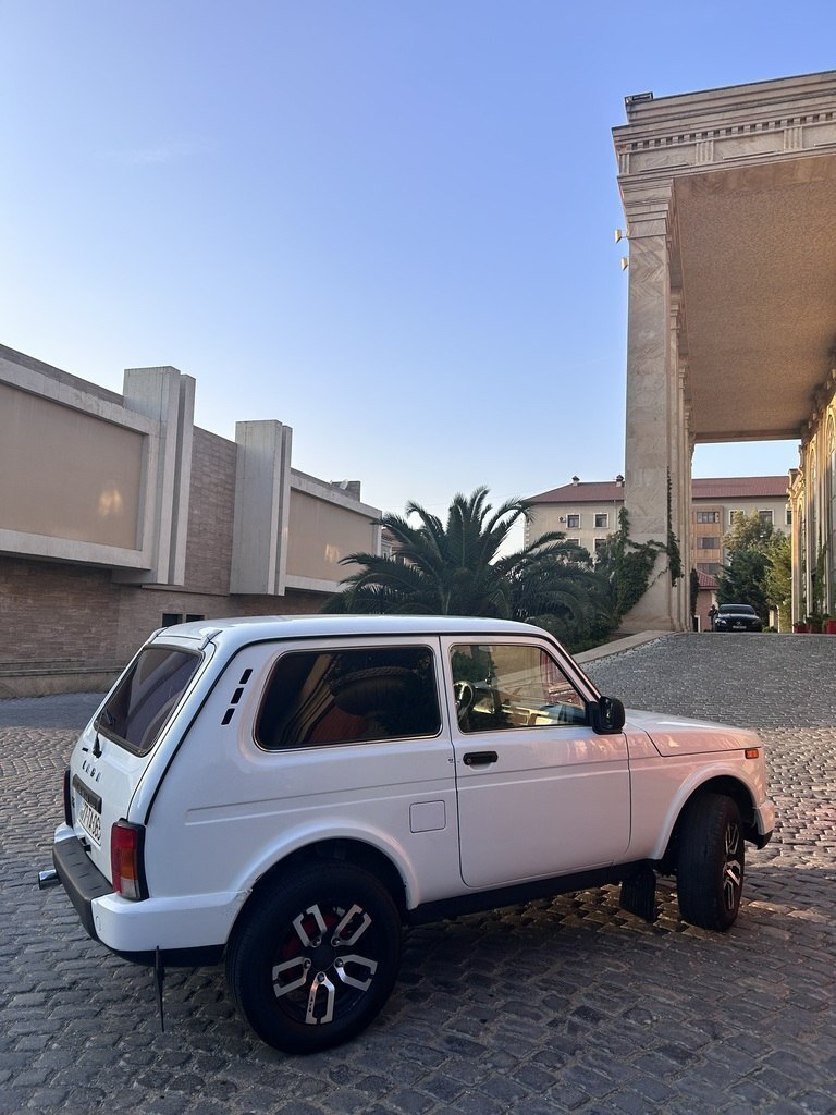 2015 LADA (VAZ) Niva, 1.7L, 147800km - Image 6