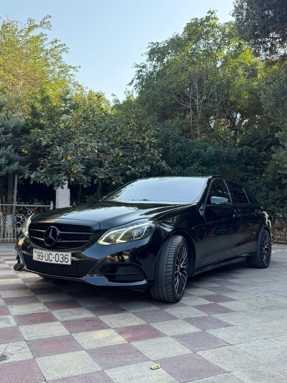 2014 Mercedes E 220, 2.1L, 223500km - Image 3