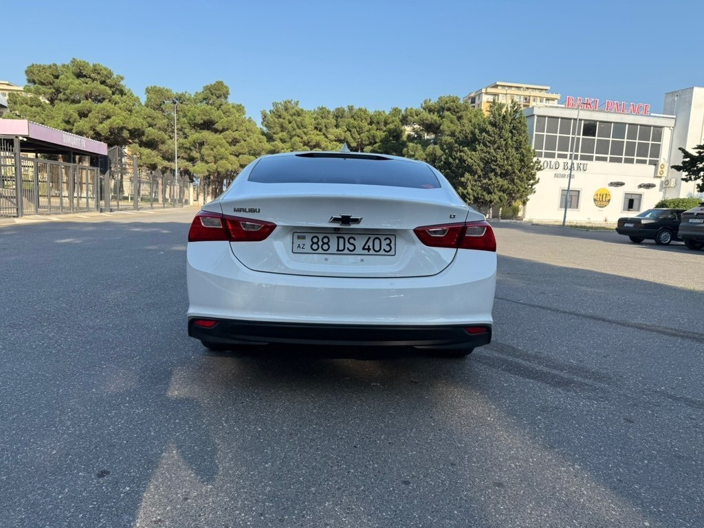 2017 Chevrolet Malibu, 1.5L, 278745km - Image 5