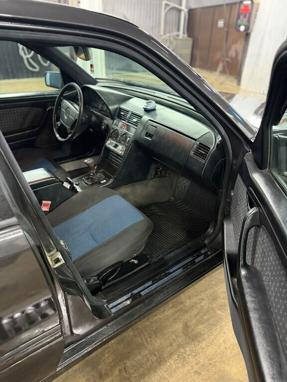 1994 Mercedes C 180, 1.8L, 292793km - Image 13