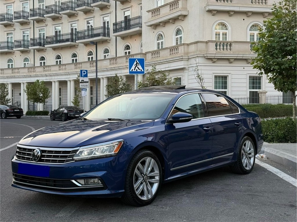 2017 Volkswagen Passat (North America), 1.8L, 129000km - Image 2