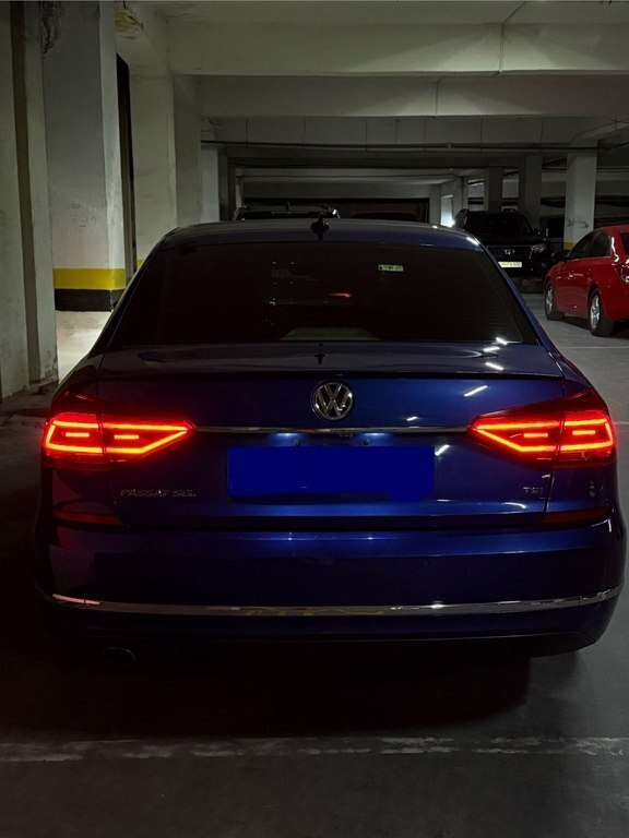 2017 Volkswagen Passat (North America), 1.8L, 129000km - Image 13