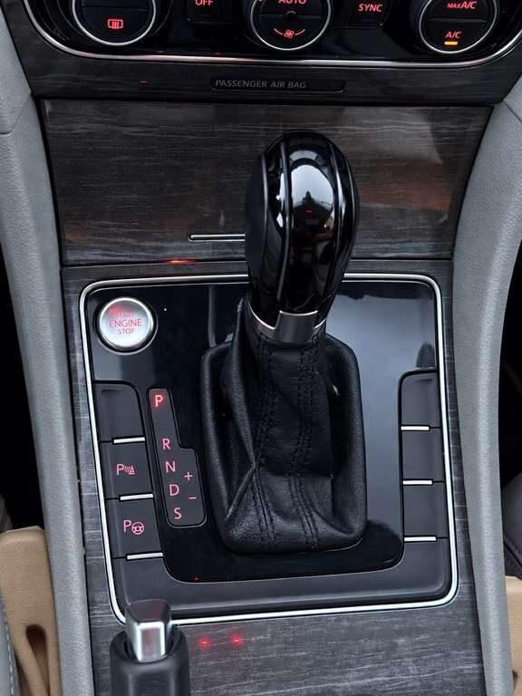 2017 Volkswagen Passat (North America), 1.8L, 129000km - Image 14