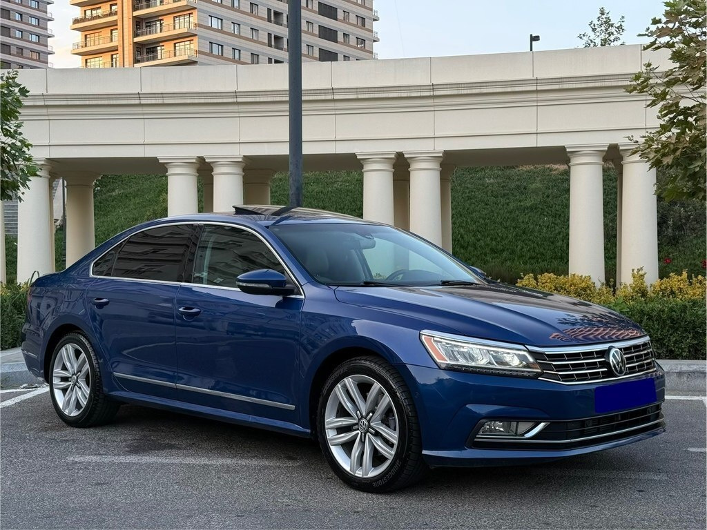2017 Volkswagen Passat (North America), 1.8L, 129000km - Image 3