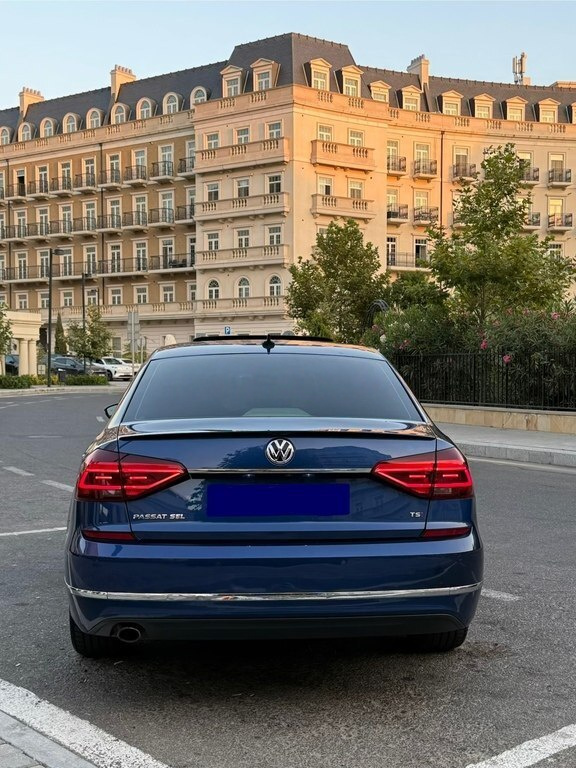 2017 Volkswagen Passat (North America), 1.8L, 129000km - Image 6