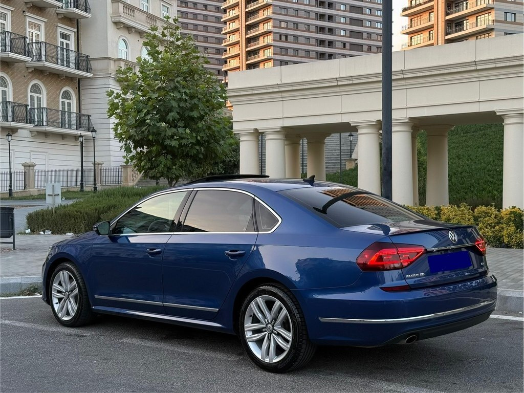 2017 Volkswagen Passat (North America), 1.8L, 129000km - Image 7
