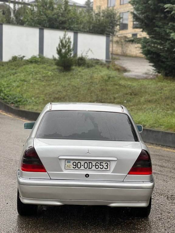 1998 Mercedes C 180, 1.8L, 510000km - Image 4