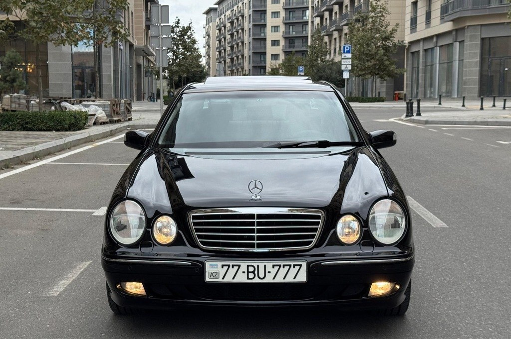 2000 Mercedes E 240, 2.6L, 220000km - Image 1