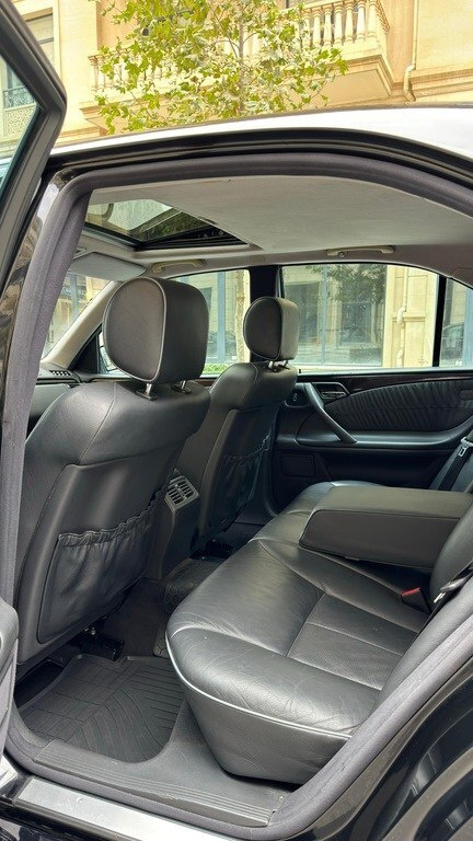 2000 Mercedes E 240, 2.6L, 220000km - Image 14