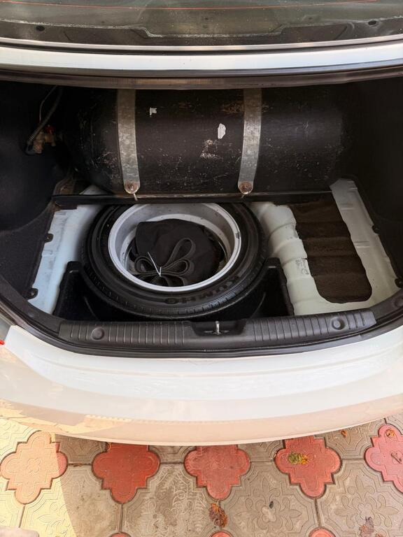 2012 Hyundai Accent, 1.6L, 294000km - Image 13