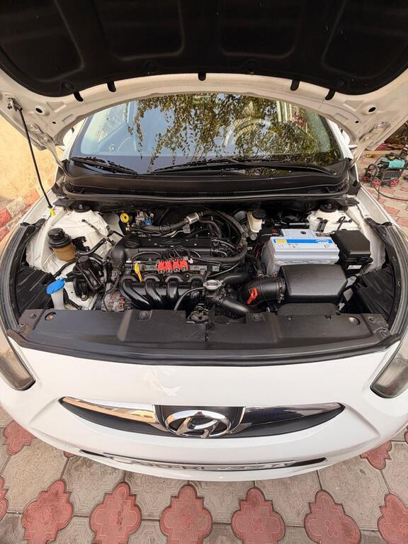 2012 Hyundai Accent, 1.6L, 294000km - Image 14