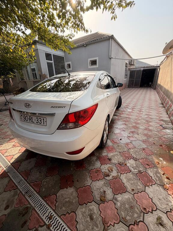 2012 Hyundai Accent, 1.6L, 294000km - Image 6