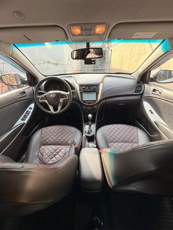 2012 Hyundai Accent, 1.6L, 294000km - Image 8