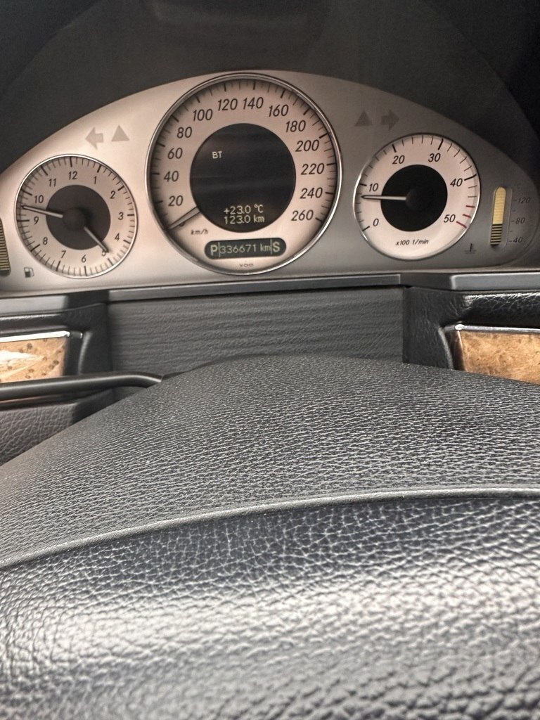 2007 Mercedes E 220, 2.2L, 336000km - Image 4