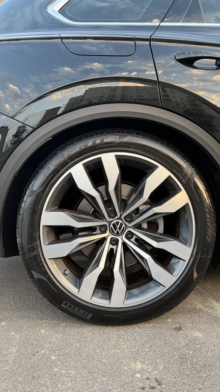 2023 Volkswagen Touareg, 3.0L, 65000km - Image 19