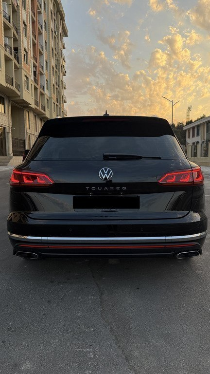2023 Volkswagen Touareg, 3.0L, 65000km - Image 5