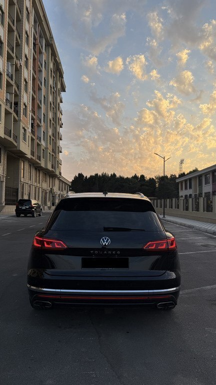 2023 Volkswagen Touareg, 3.0L, 65000km - Image 6